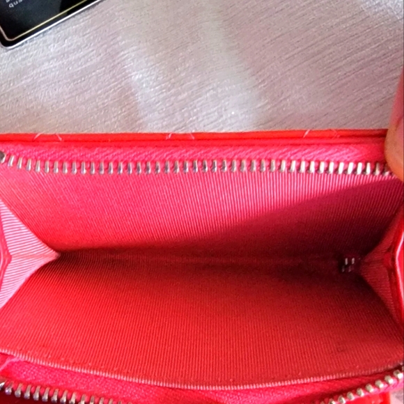 COA CHANEL Pink Quilted Patent Leather Classic Wallet - Picture 6 of 16